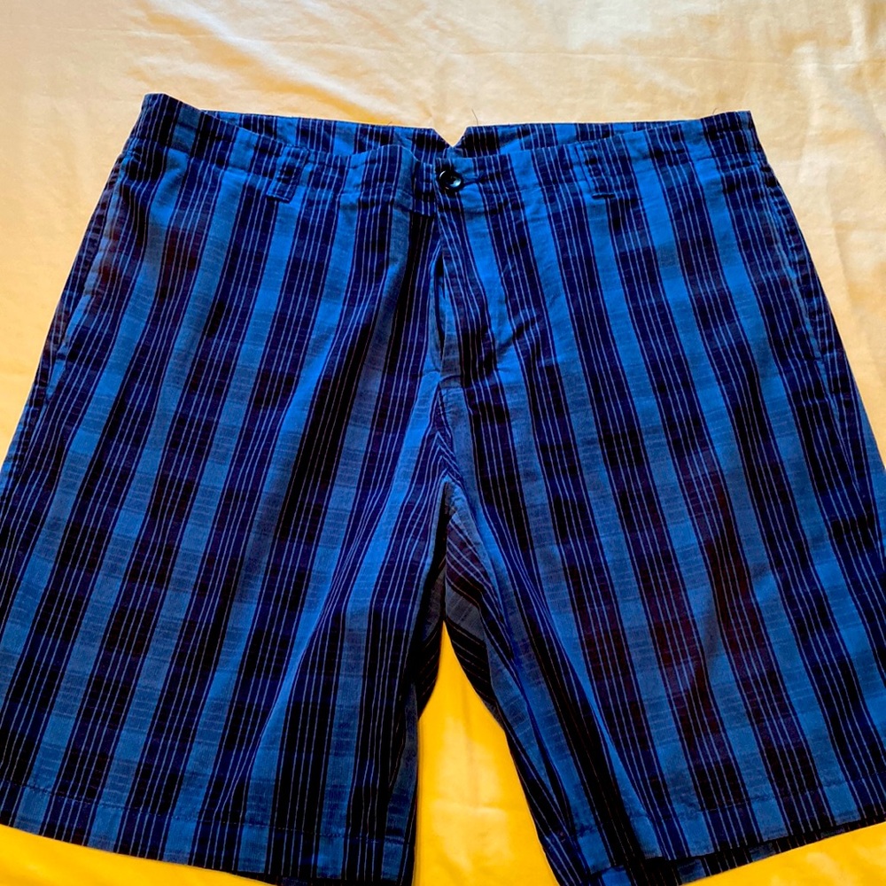 Greg Norman Men’s golf shorts